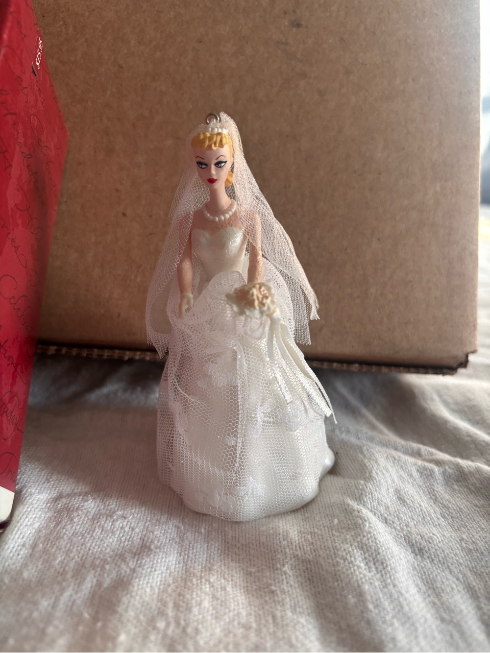 Hallmark Wedding Day Barbie Ornament 1997 Collectors Series Vintage. - Picture 2 of 5
